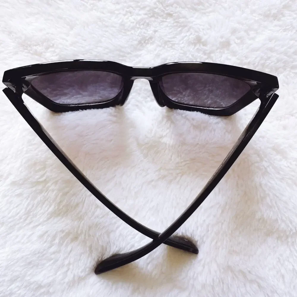 Liora Black Oversized Bold Sunglasses